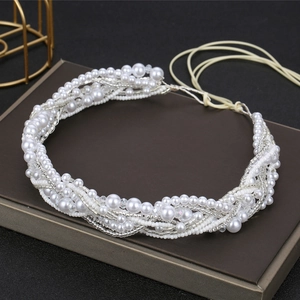 Serre-tête de mariée élégant avec perles blanches faites main et détails en cristal