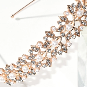 Tiara de mariée élégant en or rose avec perles blanches et cristaux étincelants