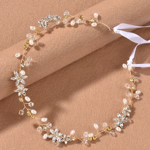 Serre-tête de mariée fait main avec perles, cristaux et ruban blanc pour mariage