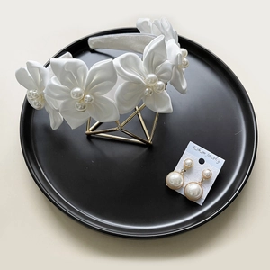Elegant Camellia Flower Headband With Faux Artificial Pearl Earrings Set Satin Fabric Hair Band For Bride Wedding Party Women Jewelry