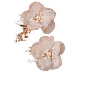 Lot de 3 barrettes fleurs en tissu blanc avec cristaux et perles tressées à la main