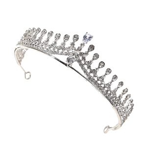 Diadème de mariée étincelant avec strass en forme de poire et cadre en métal argenté