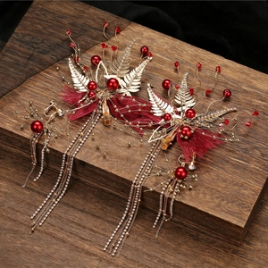 Set de pinces à cheveux et boucles d'oreilles de mariage chinois avec rubans rouges