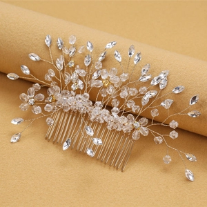 Détail de peigne à cheveux de mariée fait main avec cristaux et 20 dents dorées