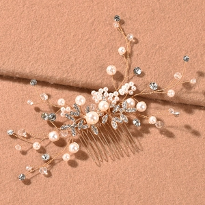 Exquisiter Brauthaarkamm mit Golddraht, Perlen und funkelnden Strasssteinen für Hochzeiten