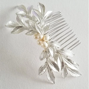 Elegante pettine per capelli da sposa con foglie in lega d'argento e perle bianche