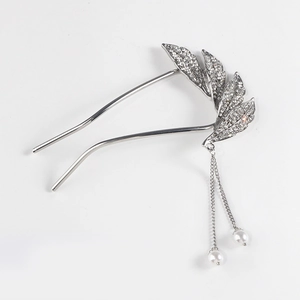 Elegant U-shaped silver hair fork with feather design, rhinestones and pearl tassel detail
