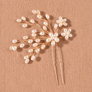 Paire d'épingles à cheveux de mariée faites main avec perles et design fleur dorée