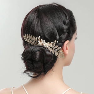 Peigne à cheveux de mariée doré avec perles blanches et strass étincelants pour le mariage