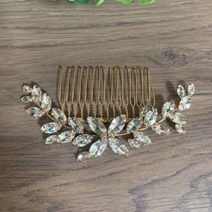 Elegante pettine per capelli da sposa dorato con cristalli marquise a forma di foglia