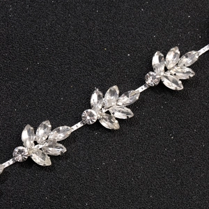 Peigne à cheveux de mariée avec strass marquise en forme de feuille et base en argent