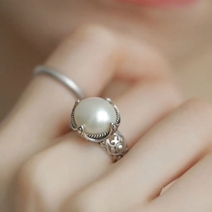 Vintage Artificial Pearl Open Ring For Women Copper Hollow Floral Carving Adjustable Band Niche Luxury Retro Jewelry Mother Gift