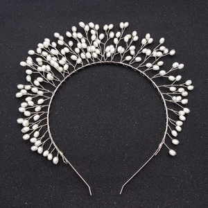 Couronne de perles faite main pour mariée et accessoire de tête élégant pour cérémonie