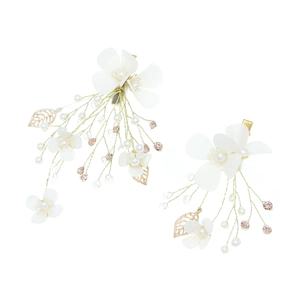 Set of 2 elegant ivory floral bridal hair clips with pearls and gold leaf tassels