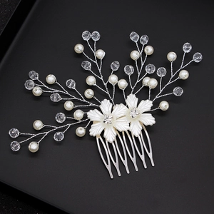 Pettine per capelli da sposa fatto a mano con perle bianche, cristalli e fiori d'argento