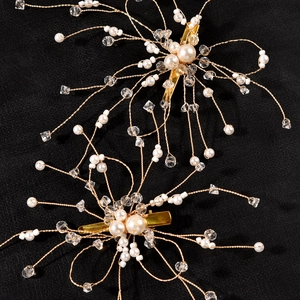 Ensemble de barrettes fleurs en perles blanches et cristal avec fil doré pour mariée