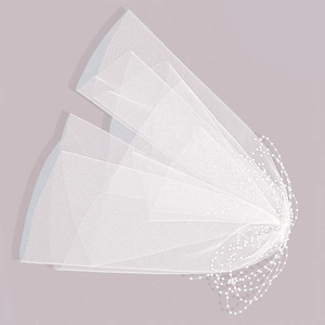 White bridal veil with pearl beaded chain and hair comb for wedding hair styling