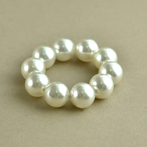 Élastique à cheveux minimaliste avec dix perles blanches brillantes pour femmes
