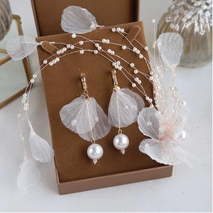 Elegant bridal hair chain and earrings set with white mesh flowers and pearls