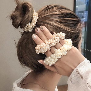 Chouchous élégants en perles tissées coloris crème et champagne pour femmes