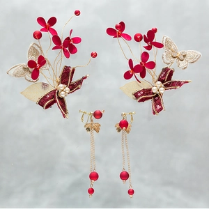 Accessoires cheveux mariage chinois et boucles d'oreilles à pompons rouges et fleurs dorées