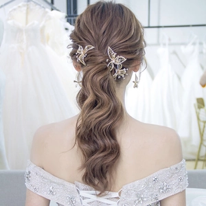 Parure d'épingles à cheveux feuilles dorées faites main pour mariée avec cristaux