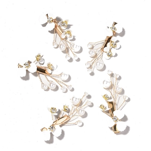 5-piece bridal hair clip set with white flowers, pearls and crystals on gold alloy