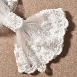 Noeud à cheveux de mariée en dentelle blanche avec broderie florale et pince à ressort