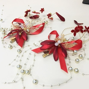 Elegante rote Braut Haarspangen mit goldenen Blättern und Perlenquasten zur Hochzeit