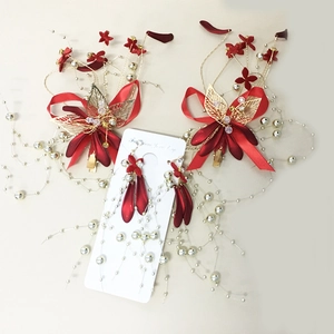 Rotes Braut-Haarspangen-Set mit goldenen Blättern und Perlen für chinesische Hochzeiten