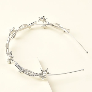 Elegante cerchietto da sposa argento con stelle di strass e perle bianche lucide