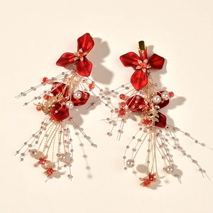 Pinces à cheveux de mariée avec fleurs rouges, perles et longs glands style rétro chinois