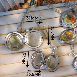 Handgemaakte vintage roestvrijstalen ketting met gedroogde bloem hanger en parels