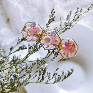 Handmade Resin Dried Flower Hair Clip Hexagon Gold Frame Faux Artificial Pearl Gold Foil Romantic Vintage Floral Duckbill Clip Women