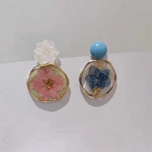 Barrettes à cheveux fleurs séchées faites main avec résine cristal et cadre doré