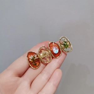 Barrette en Résine de Fleurs Séchées Rétro Faite à la Main Alliage Feuilles d'Or Pince Latérale Pierre Iridescente Femme