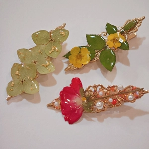 Vintage Handmade Dried Flower Resin Hair Clip Golden Alloy Duckbill Side Clip With Rose Hydrangea Artificial Pearl For Women