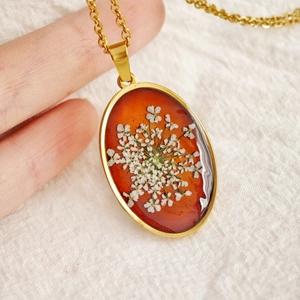 Handmade dried flower oval pendant necklace with golden stainless steel chain for women