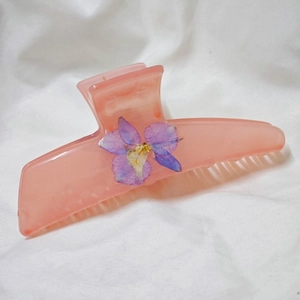Handmade Resin Hair Claw Clip With Real Purple Dried Flowers Large Pink Translucent Shark Clip For Women Hair Styling Accessories