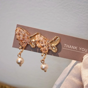 Romantic handmade butterfly earrings with pink crystal petals and white pearls