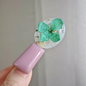 Elegant purple resin hair clip with green preserved hydrangea flower and gold foil