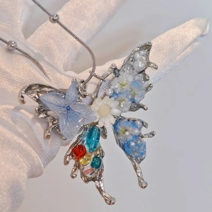 Handmade Dreamy Blue Real Dried Flower Butterfly Pendant Necklace For Women Stainless Steel Chain Rhinestone Artificial Pearl Jewelry