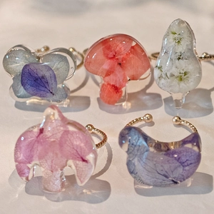 Bague Ouverte Artisanale en Résine Fleurs Séchées Style Forêt Transparent Hortensia Papillon Oiseau Champignon Bague Réglable Femme