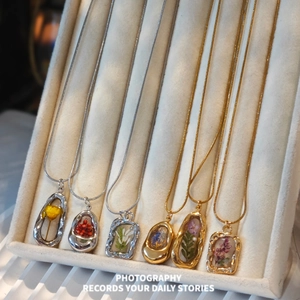 Handmade Dried Flower Resin Pendant Necklace Stainless Steel Snake Chain Vintage Botanical Floral Forest Style Jewelry For Women Gift