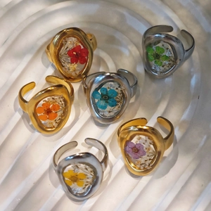 Handmade pressed flower stainless steel rings with colorful dried petals in oval resin