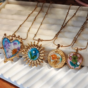 Handgefertigte Edelstahl Trockenblumen Harz Anhänger Halskette Für Damen Retro Palast Monet Garten Künstliche Perle Schmuck
