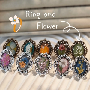 Handmade Real Dried Flower Alloy Ring Retro Palace Style Hollow Lace Resin Oval Adjustable Ring For Women Vintage Jewelry Gift