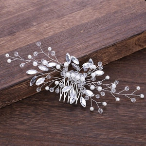 Détails du peigne à cheveux de mariée avec perles et cristaux marquise sur fil argent