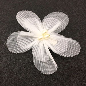 Pince à cheveux fleur en organza blanc avec perles pour filles et demoiselles d'honneur