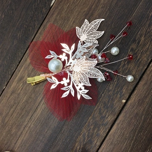 Handmade red mesh leaf bridal hair clip set with gold metal leaves and pearls